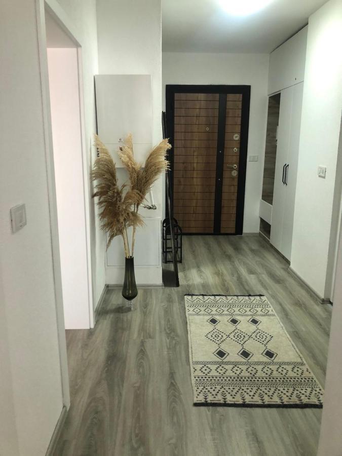 Apartment Prizreni-Free Private Parking Екстер'єр фото