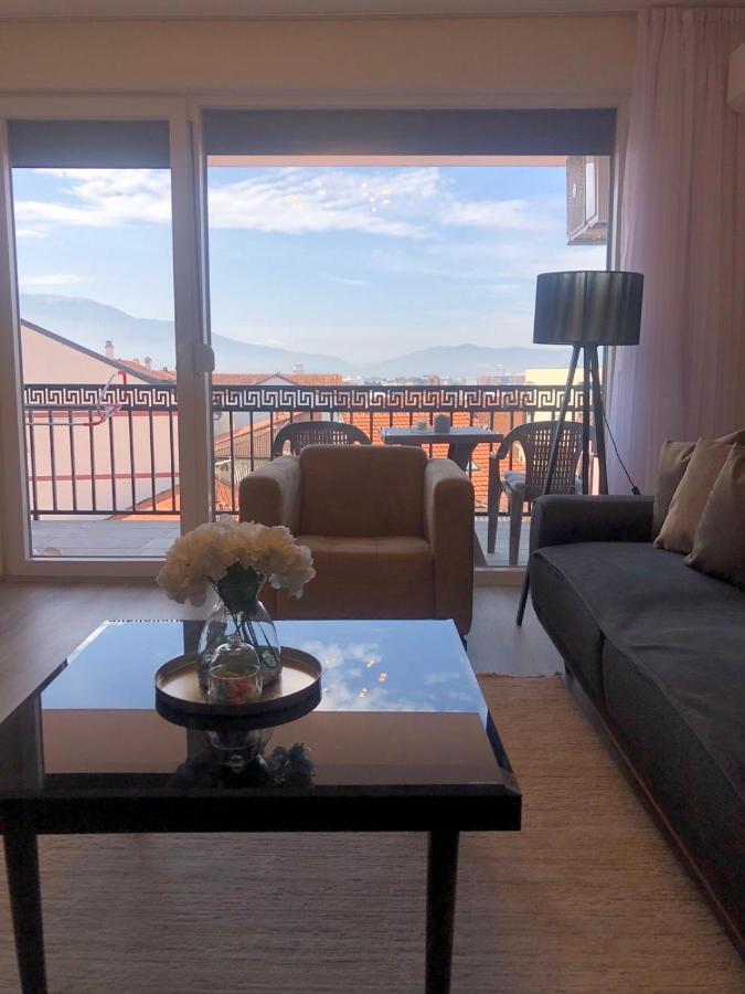 Apartment Prizreni-Free Private Parking Екстер'єр фото