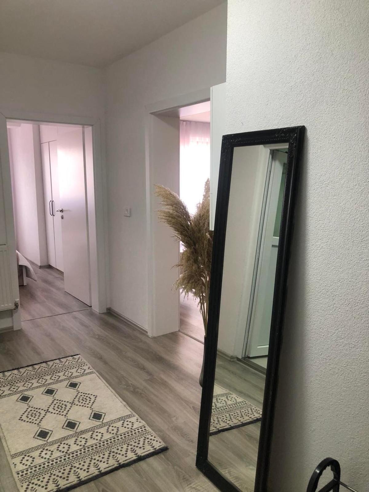 Apartment Prizreni-Free Private Parking Екстер'єр фото