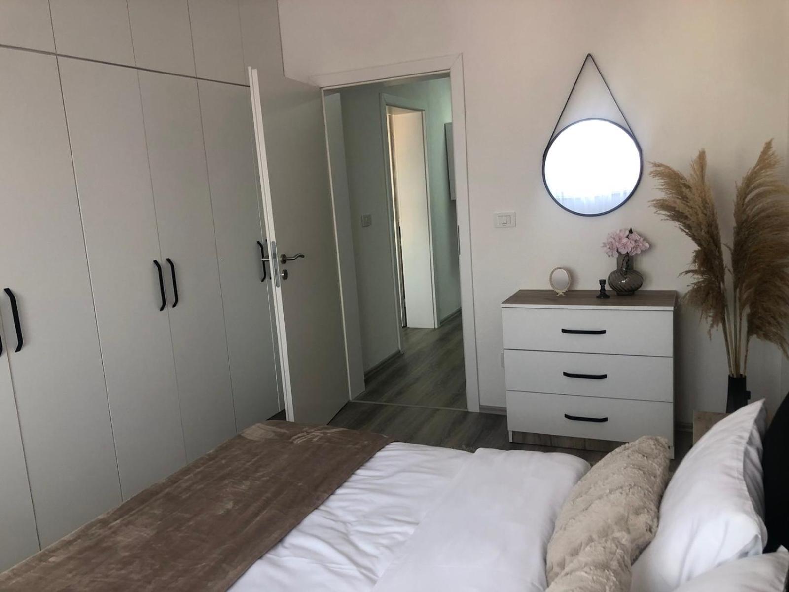 Apartment Prizreni-Free Private Parking Екстер'єр фото