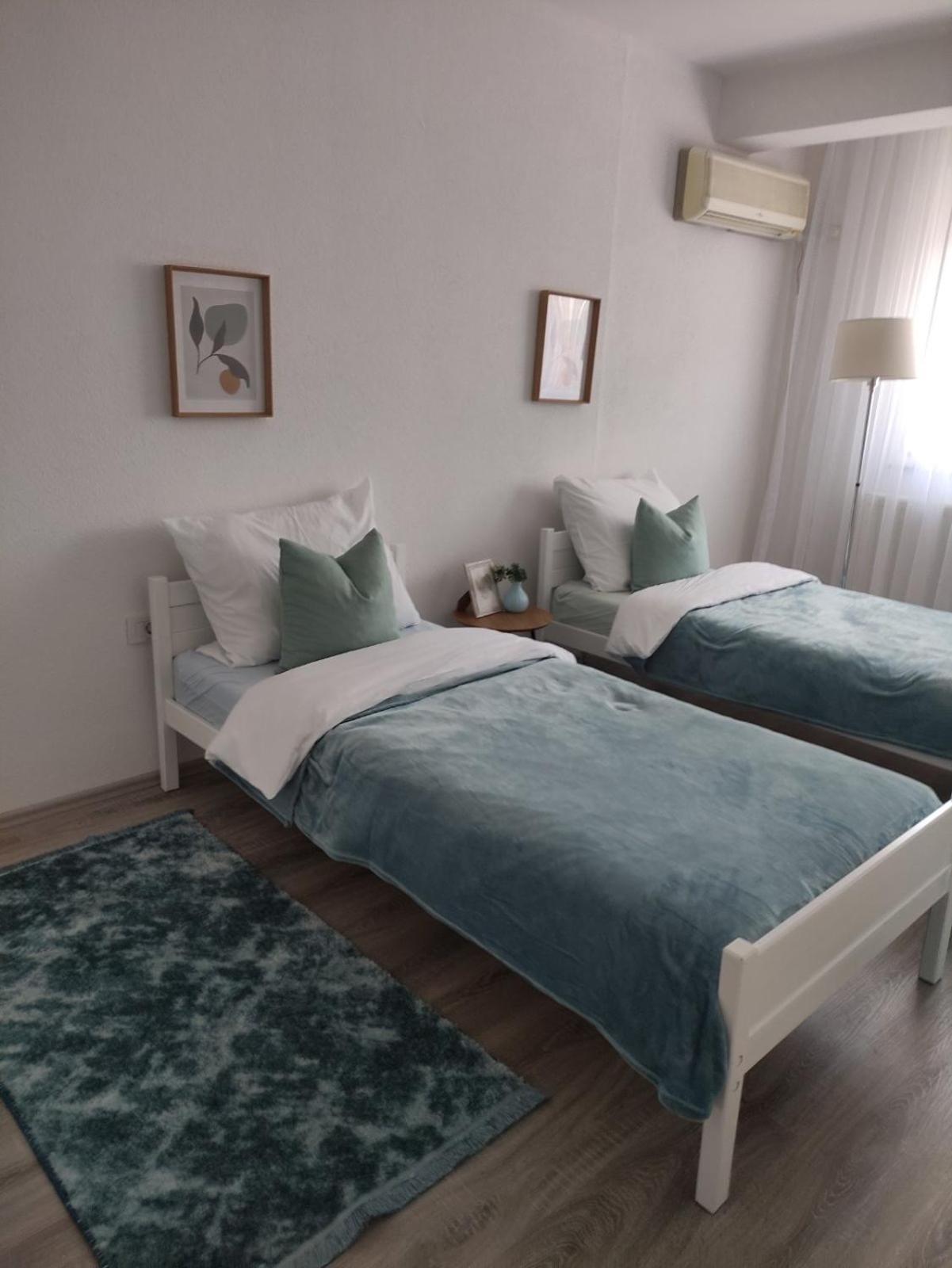 Apartment Prizreni-Free Private Parking Екстер'єр фото
