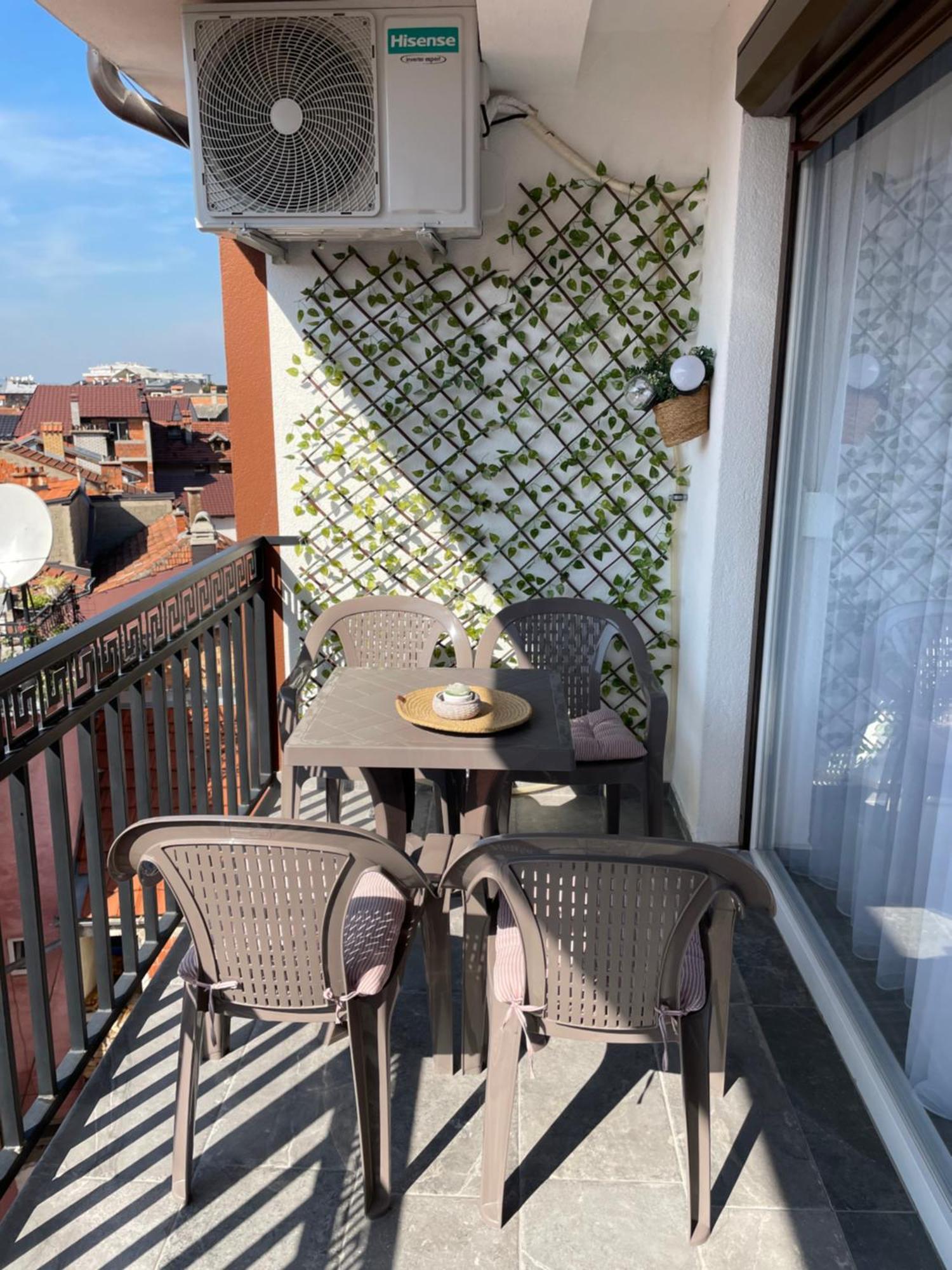 Apartment Prizreni-Free Private Parking Екстер'єр фото
