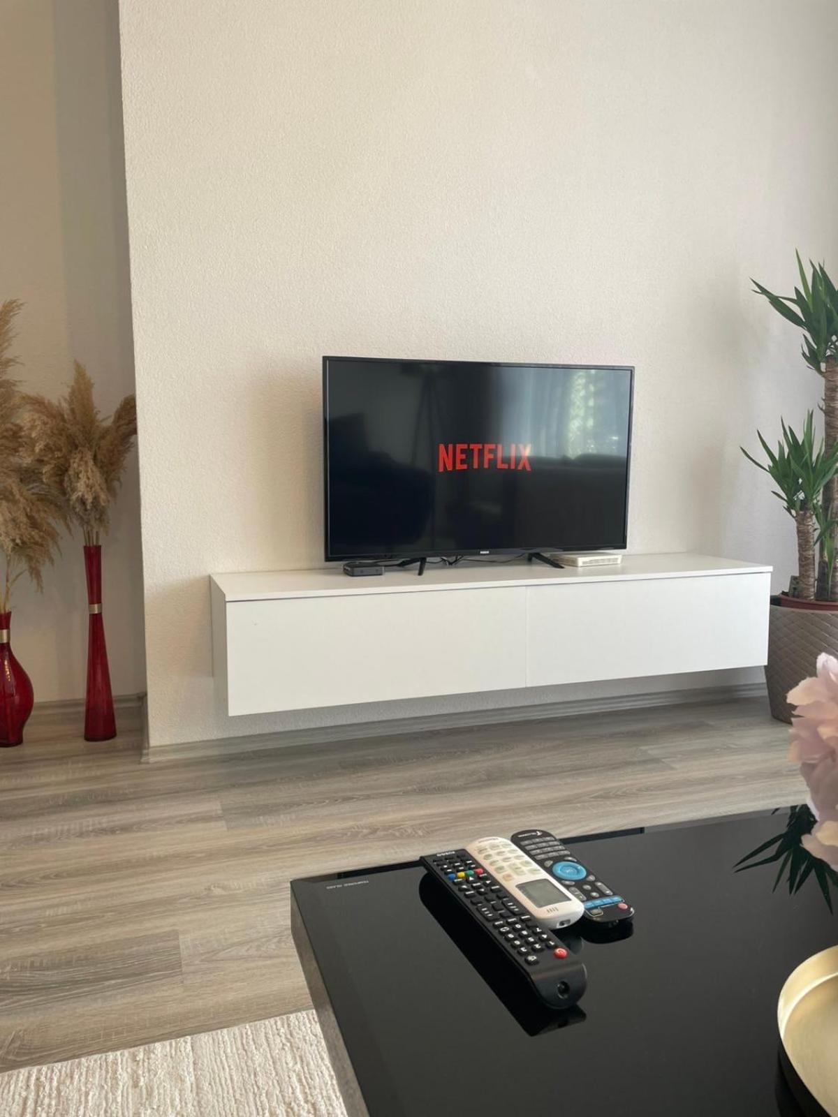 Apartment Prizreni-Free Private Parking Екстер'єр фото