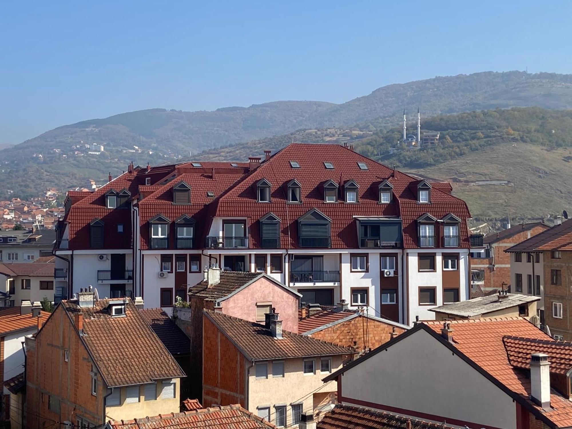 Apartment Prizreni-Free Private Parking Екстер'єр фото