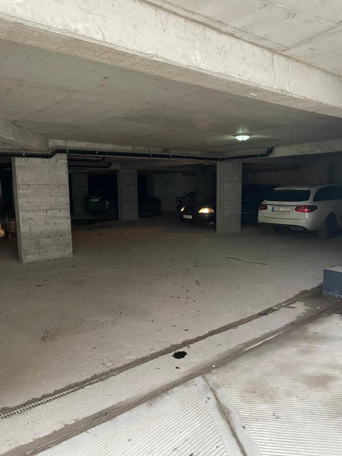 Apartment Prizreni-Free Private Parking Екстер'єр фото
