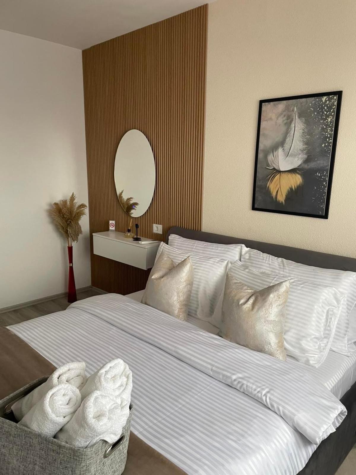 Apartment Prizreni-Free Private Parking Екстер'єр фото