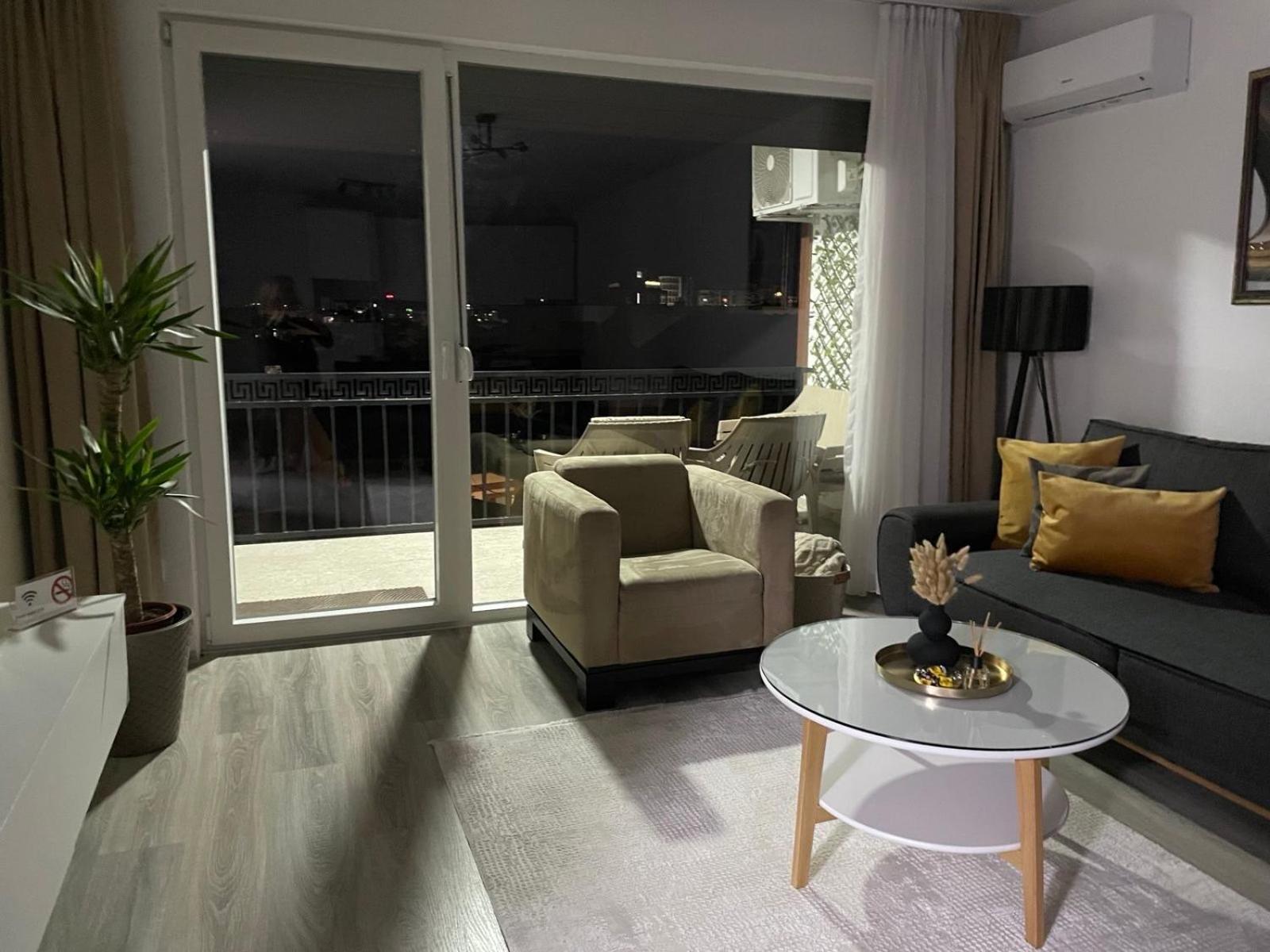 Apartment Prizreni-Free Private Parking Екстер'єр фото